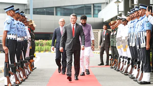 Thủ tướng Lê Minh Hưng đến Ấn Độ tham dự Hội nghị thượng đỉnh BRICS