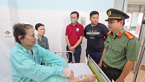 Nạn nhân sống sót trong vụ cháy  2 người chết ở phường Chợ Lớn: Lửa cháy từ xe đạp điện đang sạc pin
