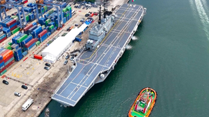 Cận cảnh tàu sân bay đầu tiên của Indonesia, vừa tiếp nhận từ Ý