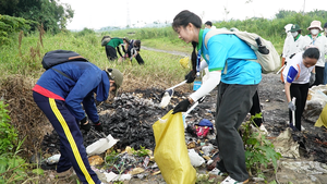 Chung tay dọn rác, lan tỏa thông điệp bảo vệ môi trường