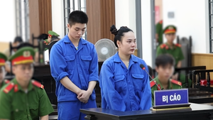 Nói 'hello anh yêu' rồi cùng cháu lao vào sát hại nạn nhân: Dì lãnh án 27 năm tù, cháu 20 năm