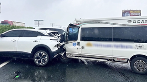 Tạm giữ tài xế Lexus phanh đột ngột gây tai nạn liên hoàn trên cao tốc