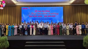 Hơn 1,6 tỉ đồng tiếp sức tân sinh viên Đà Nẵng đến giảng đường