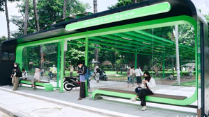 Cận cảnh nhà chờ xe buýt hiện đại kết nối với ga metro Bến Thành