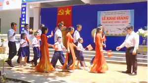 Video cận cảnh khai giảng năm học mới ở đặc khu Trường Sa