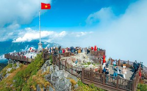 Check-in cờ đỏ sao vàng dịp lễ 30-4: có ảnh đẹp, có tự hào