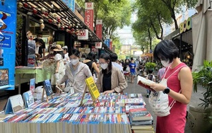 10 năm ở đường sách
