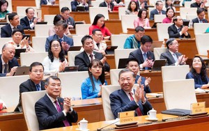 Tin tức sáng 24-10: Quốc hội thảo luận sửa Luật An toàn thực phẩm; Phát triển công nghiệp văn hóa