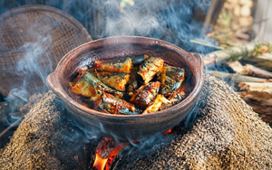 Slow-braised mackerel with toasted bread stir memories in central Vietnam