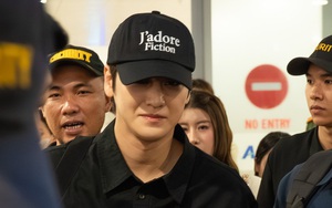 Fan Việt vây kín ‘oppa’ Kim Bum ở sân bay Nội Bài