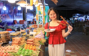 Hàng ngàn du khách trải nghiệm hơn 100 gian hàng tại lễ hội ven biển Đà Nẵng