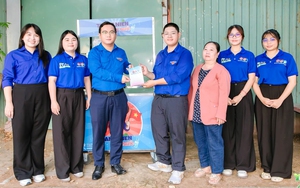 Trao phương tiện sinh kế, đồng hành với bạn trẻ có hoàn cảnh khó khăn
