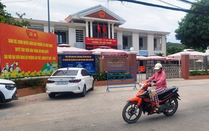 Ì ạch thủ tục đất đai, phường thay trưởng phòng, dân được cấp phép xây nhà