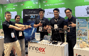 Startup sinh viên phát triển drone AI kiểm tra tua bin điện gió