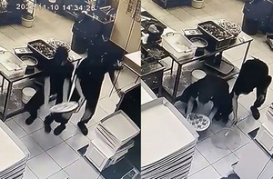 Thanh niên phỏng tay vì đỡ bánh nóng rơi