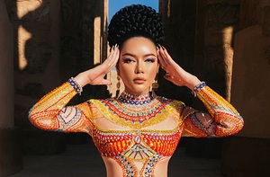 Ảnh vui sao Việt 26-8: Lý Nhã Kỳ hóa nữ hoàng Ai Cập
