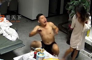 Chồng hoảng hồn vì tưởng vợ là ma