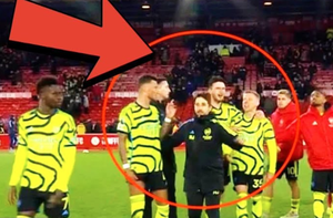 HLV Arteta vui mừng khi cầu thủ Arsenal cãi nhau gay gắt
