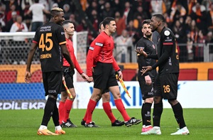 Bê bối giải Thổ Nhĩ Kỳ: Morata ghi bàn, đối thủ tự ý bỏ trận đấu