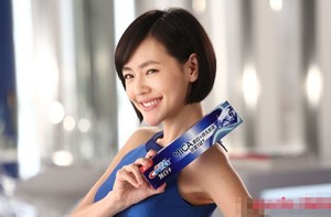Từ Hy Đệ (Tiểu S) bị phạt 21 tỉ đồng vì quảng cáo sai sự thật