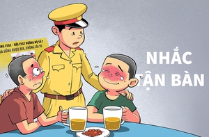 Cảnh sát vào tận bàn nhậu khuyên 'đã uống rượu bia thì không lái xe'