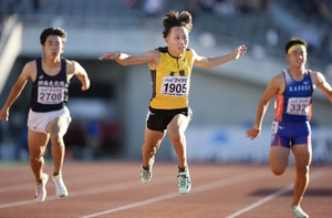 Nam sinh Nhật Bản Shimizu gây sốt khi phá kỷ lục U18 thế giới chạy 100m