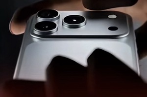 Netizen xôn xao khi Apple bán dây đeo chéo giá gần 1,7 triệu đồng