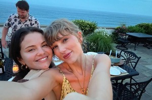 Lý do Taylor Swift từ chối khách sạn 3.500 USD/đêm khi dự đám cưới Selena Gomez?
