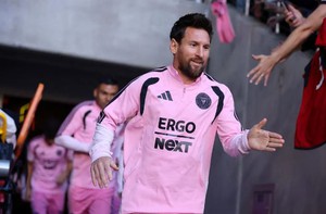 Messi trở thành ông chủ của CLB Eldense