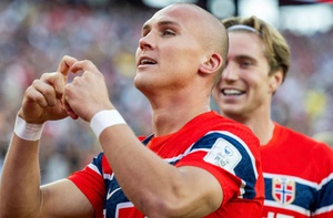 Đồng đội Haaland ở World Cup nhìn con chào đời qua FaceTime