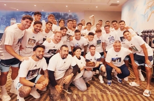 Messi nhận quà đặc biệt từ đồng đội, đón sinh nhật tuổi 39 ở World Cup