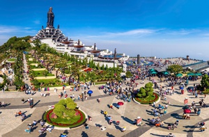 Đón 4 triệu lượt khách, núi Bà Đen tiếp tục tổ chức triển lãm gốm
