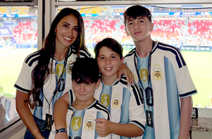 Vợ Messi 'nói không nên lời' sau chiến thắng ngoạn mục của chồng