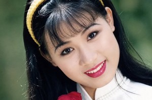 Võ Sông Hương: Đang là ngôi sao đình đám bỗng rời showbiz làm giảng viên