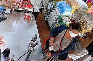Nữ quái mang 'túi Doraemon' vào tạp hóa trộm đồ