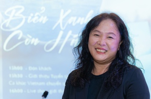 Nghệ sĩ piano Trà Thanh truyền cảm hứng cho học trò qua album, tập thơ và sách nhạc