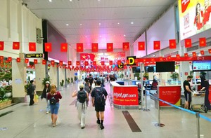 Rực rỡ cờ đỏ sao vàng, Vietjet đưa niềm vui Tết Độc lập vào từng chuyến bay