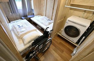 VĐV bóng rổ ‘khóc ròng’ với phòng container tại Asiad 2026