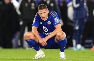 Leicester City thu cầu thủ 2,7 triệu/đêm nếu ngủ lại sân tập vì... 'cạn ví'