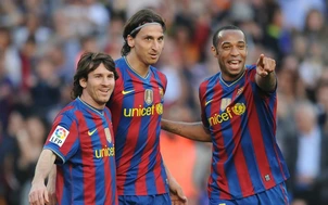 Các huyền thoại bóng đá: Đừng so sánh Messi với ai nữa