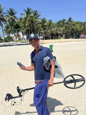 Chạy 30km tìm nhẫn kim cương cho du khách Úc, mong lan tỏa hình ảnh người Việt tử tế