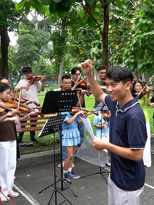 10 năm lớp violin '0 đồng' giữa công viên TP.HCM
