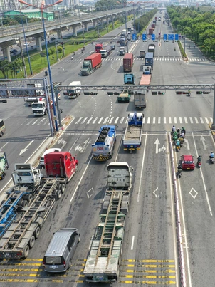 Hiện trạng 5 nút giao cửa ngõ phía Đông dự kiến làm 'luồng xanh', xe không phải dừng đèn đỏ