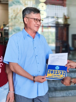 Xã Bình Chánh trao biển số nhà mới cho gần 18.000 hộ: Shipper dễ tìm, giao dịch thuận lợi hơn