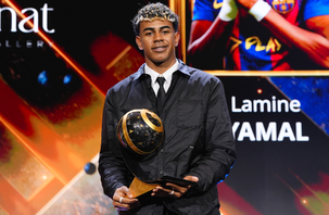 Lamine Yamal chạy sô từ châu Á đến châu Âu nhận 4 giải thưởng trong 24 giờ