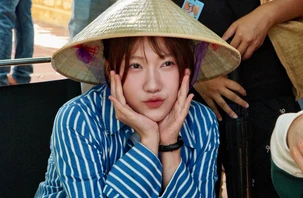 Uyển Ân uống hai chai rượu để đóng phim gia đình