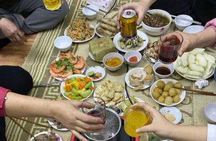'Vì sao mâm nhậu để qua đêm bị thiu, còn nhậu xuyên đêm thì không?'
