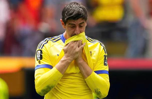 Thủ môn Courtois bị ‘cấm chat’ ở tuyển Bỉ