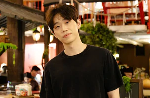 Ghét học, chàng trai 27 tuổi mở quán cà phê học bài 24/7