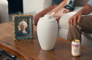 Spotify ra mắt hũ tro cốt 'biết hát', cho trải nghiệm nghe nhạc mãi mãi